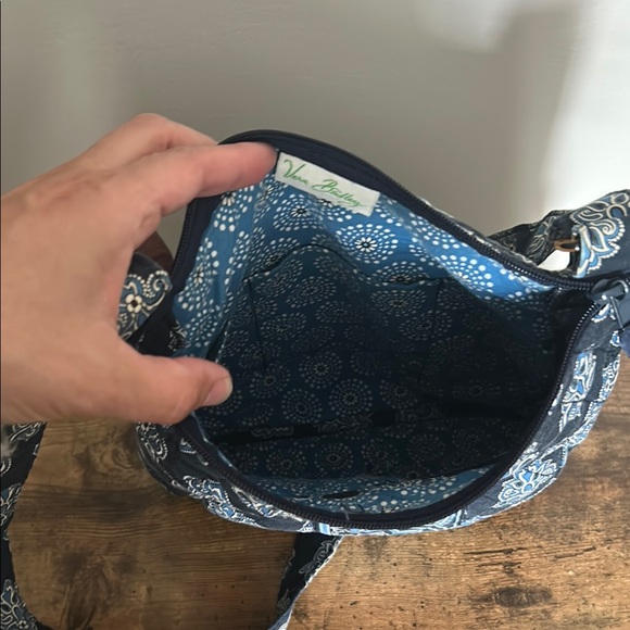 Vera Bradley Navy and blues Patterned Women's Bag GUC - Picture 7 of 8